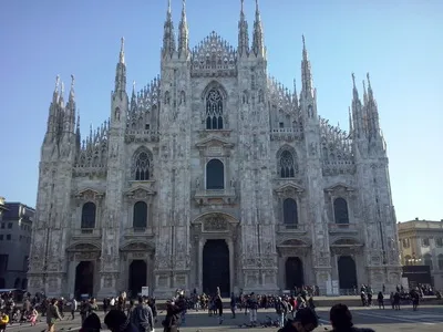 Първата цифра - катедралата в Милано