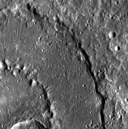 Планета Меркурий снимка