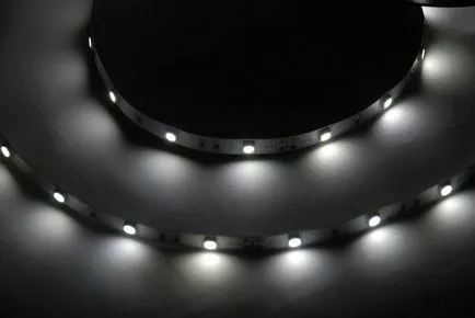 LED-csík mennyezetre szerelhető saját kezűleg, fotó és videó