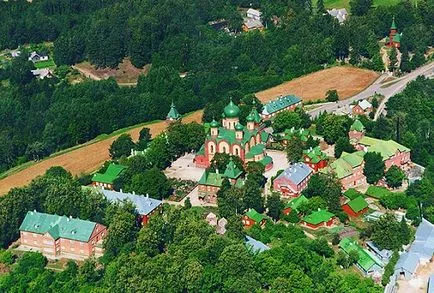 Pühtitsa Ipoteză mănăstire de călugărițe în Estonia - o poveste care face parte dintr-o imagine complexă, adresa la