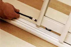 Repararea ușii compartimentului de cabinet la domiciliu