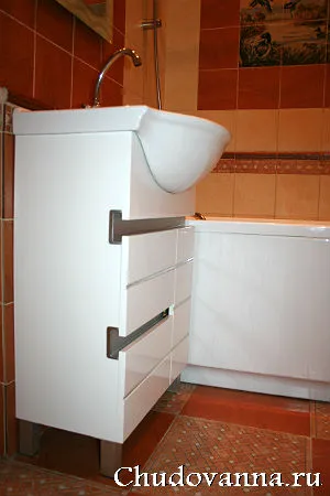 Felújított fürdőszoba díszített kerámia Kerama Marazzi, csoda fürdő