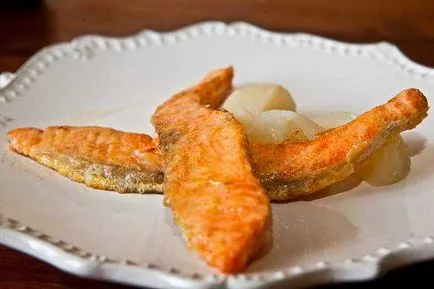 Рибни пържени в lezone - модерна рецепта дома за готвене със снимка