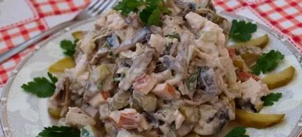 Salata de castraveti - retete cu varză, bastoane crab, ou și pui afumat