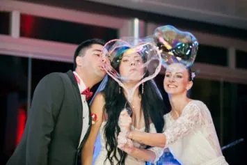Afișați baloanele la o nuntă, chirie un generator de bule uriașe de la Moscova