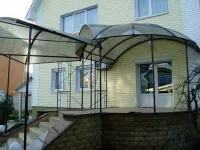 Az építkezés egy veranda egy zárt polikarbonát, befejező technika veranda polikarbonát
