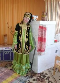 Tatar female népviselet