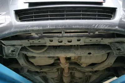 Toyota Camry - руски промяна Camry в поставката на ремонт, сложи клипа, премахване на трупа