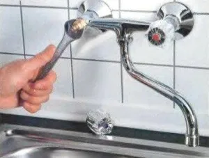 Instalați robinet în baie de fixare, conectare, instalare, cum de a livra, dimensiuni,
