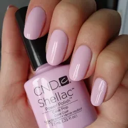 Care este diferența de gel de unghii shellac de unghii, care este mai bine să aleagă