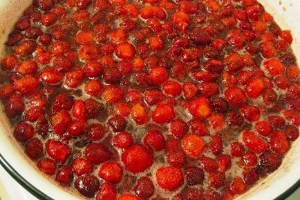 Strawberry jam - spații libere rețete de la proaspete, congelate, întregi și boabe zdrobite, video