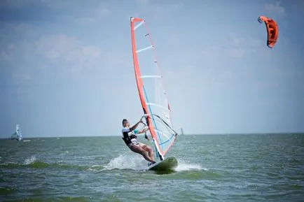 windsurfing școală, de formare și de închiriere