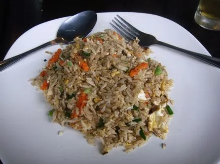 Sült rizs és sült tészta Thaiföld