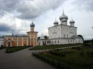 fotografii Varlaamo-Khutyn Monastery