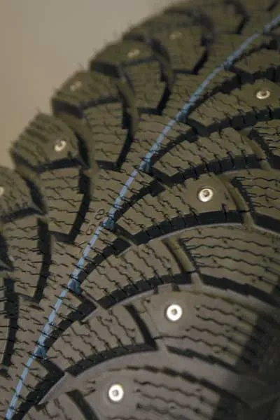 Инсталиране шпайкове за зимни гуми