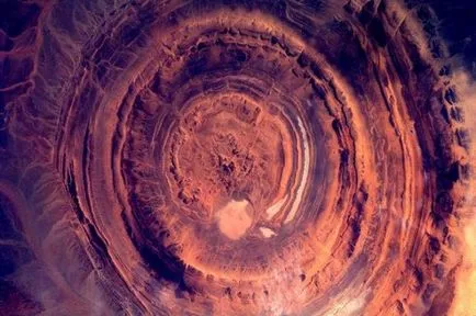 Híres szem Sahara (szem a Szahara), vagy a szem a világ földtani felépítésének Richat