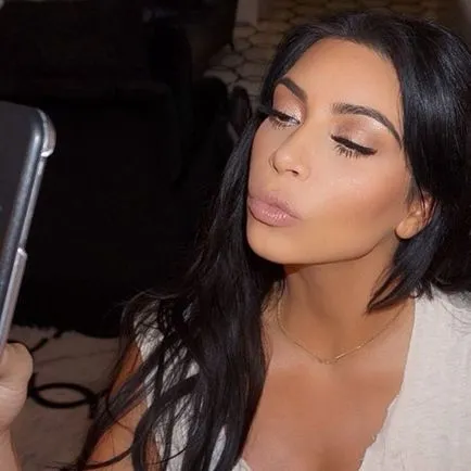 10 secrete de machiaj perfect de la dumneavoastră preferat de make-up artist Kim Kardashian