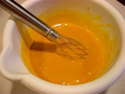Narancsbőr pakolás mustárral és az agyag, cukor vagy méz