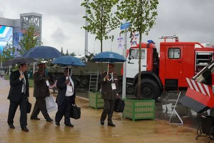 Armata 2015 supermarket apărare - opinie militară