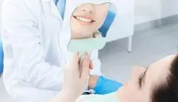 Зъби за почистване на въздушния поток или ултразвук, че е по-добре