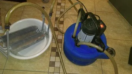 Почистване на топлообменника заобиколят котела с ръцете си подпалвач за газ като чисто