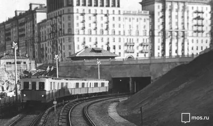 linie de metrou Filevskaya, care nu observă întotdeauna pasagerii