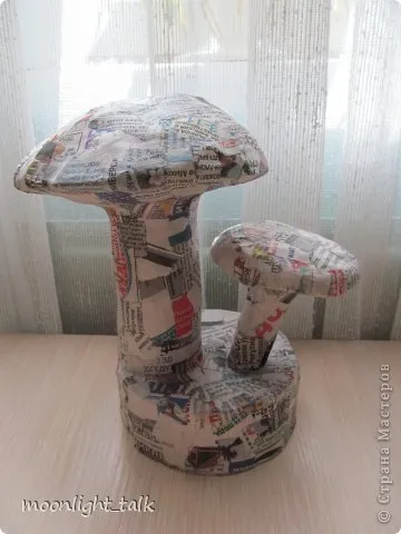 Ciuperci microni papier-mache, artiști țară