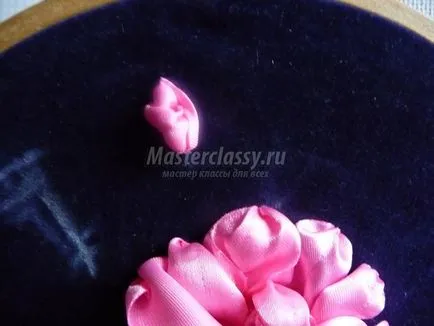 Hímzés szalagok kezdőknek - egy szál szatén szalag rózsa