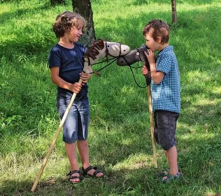 Hogyan készítsünk egy ló ki egy régi zokni