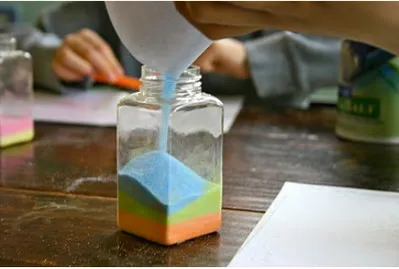 Как да си направим цветен пясък, е добра идея