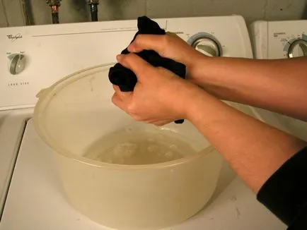 Как да се измие кадифена рокля ръчно или машинно пране, препоръки