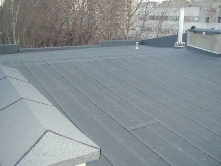 Ahogy stekloizol fektetve a tetőn, a használata, mint egy vízszigetelő tető