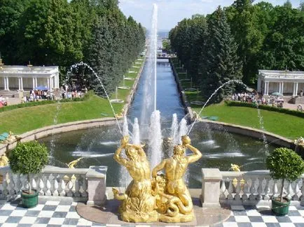 Ca și în fântâni Peterhof aranjate munca