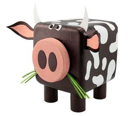 Piggy-vacă dintr-un recipient de plastic