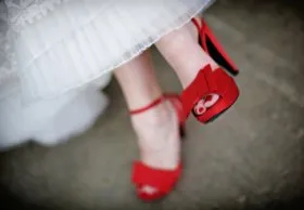 Bőr esküvői cipő, 100 modellek