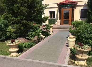 Vásárolja kerámia cserepek a kertben Moszkvában, a cég „Socrates”