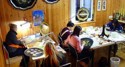 Образование Zhostovo живопис майсторски клас в Zhostovo
