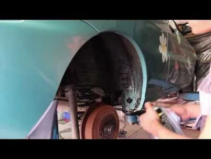 Folyékony hőszigetelés autó kezével fotó és videó