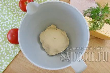 Pizza otthon recept egy fotót a sütőben