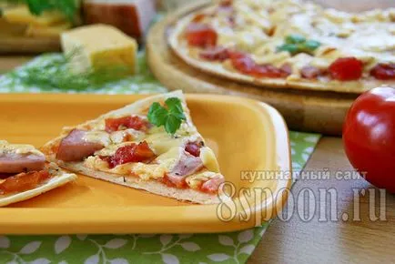 Pizza otthon recept egy fotót a sütőben