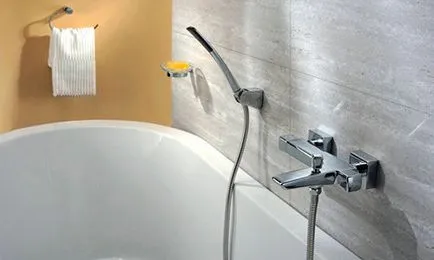 Conectați mixerul în baie