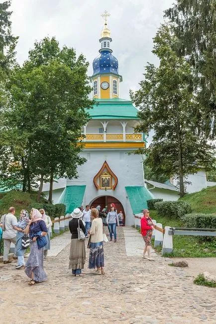 O excursie la Manastirea Sf Adormirii din Pskov-Peșteri