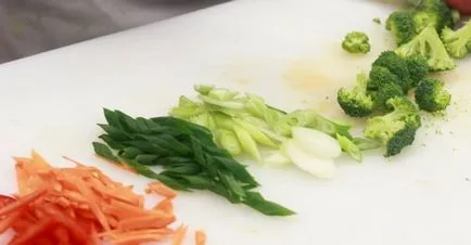 Рецепта соба юфка с пилешко и зеленчуци - 7 Юли 2015 - поглед отвътре