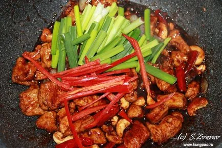 Recept Csirke kesudió Thai (fotókkal)