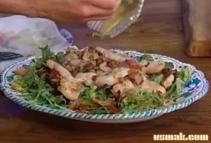Recept egy finom saláta csirkével és gombával Julia Vysotsky enni otthon