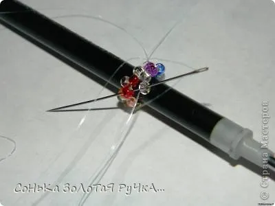 Pen, сплетена с мъниста, художници страни