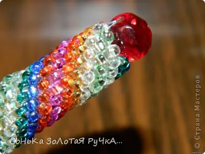 Pen, сплетена с мъниста, художници страни