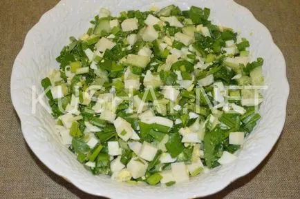 Saláta medvehagyma uborka, tojás, sajt