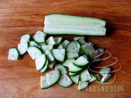 Saláta tintahal, sajt és uborka - egy recept egy fotó