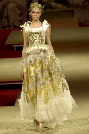 Най-необичайно скъпи рокля в света, 101 тайната на красотата